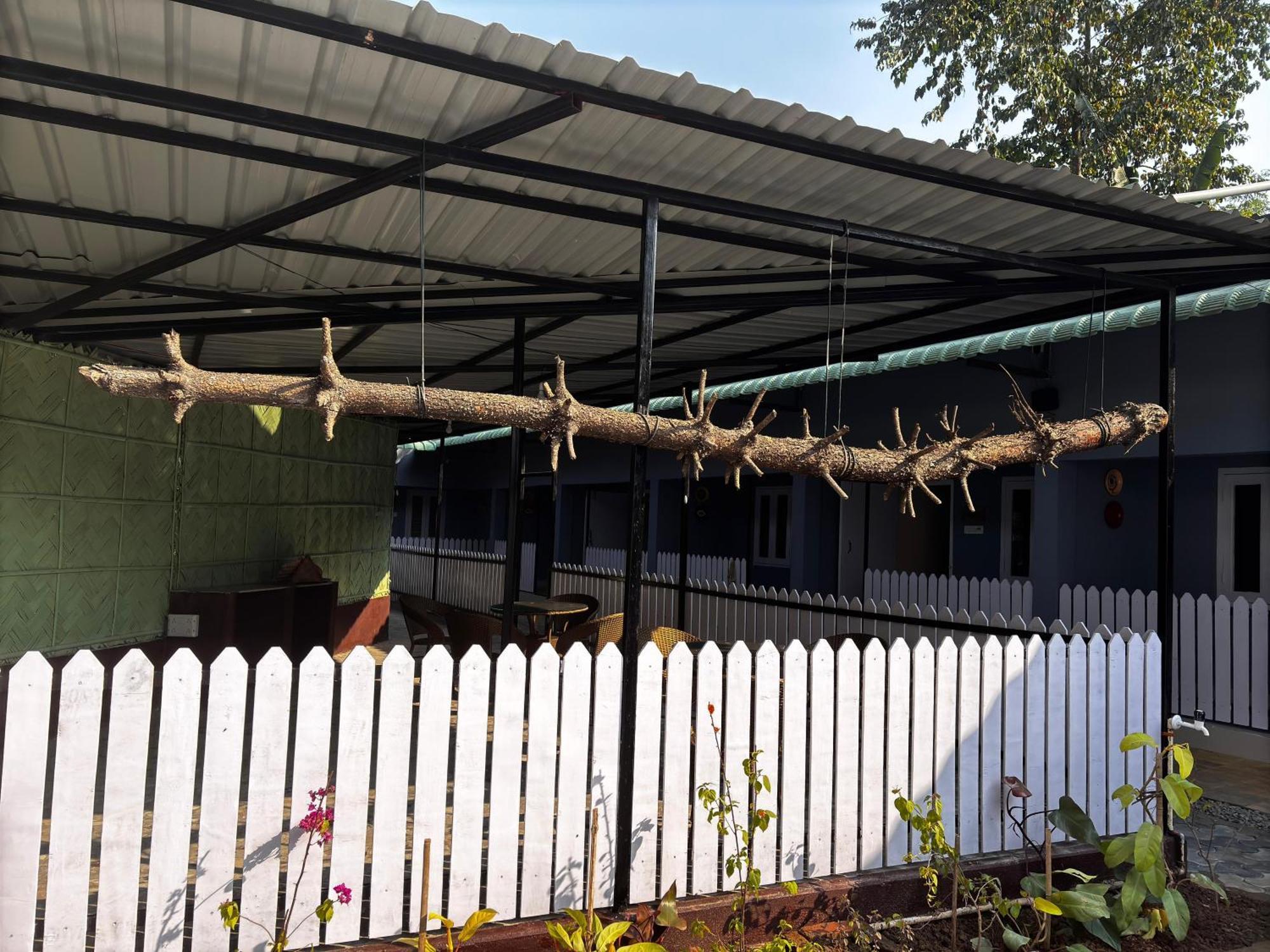 The Gulmohar Inn Guwahati Eksteriør bilde
