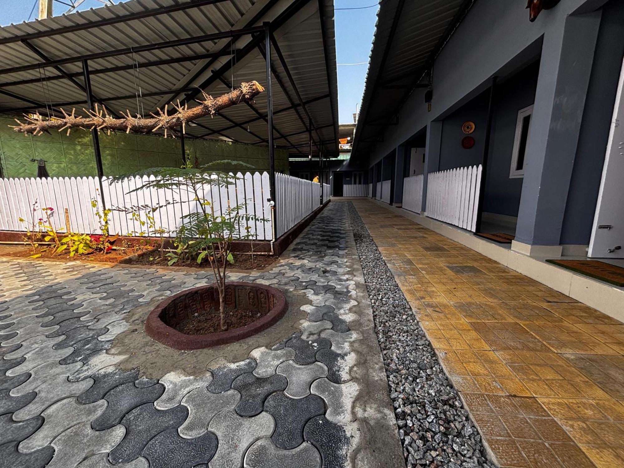The Gulmohar Inn Guwahati Eksteriør bilde