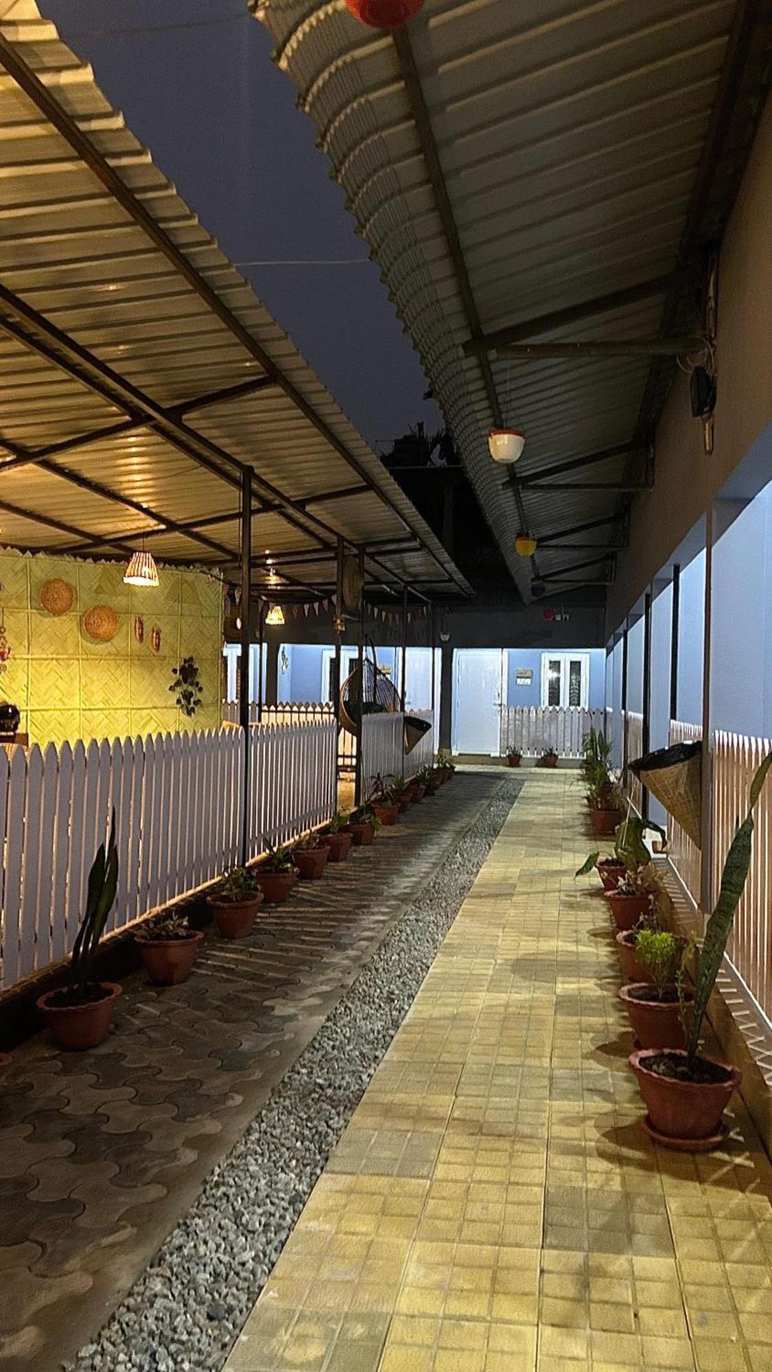 The Gulmohar Inn Guwahati Eksteriør bilde
